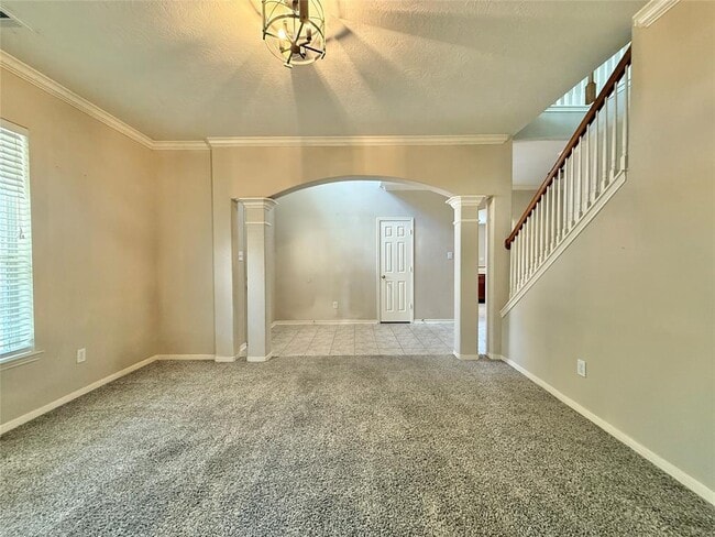 Building Photo - 25314 Oak Knot Dr