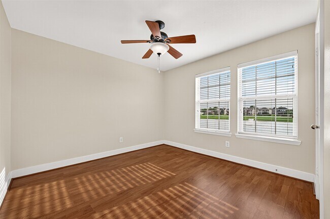 Building Photo - 6247 Settlers Lake Cir E