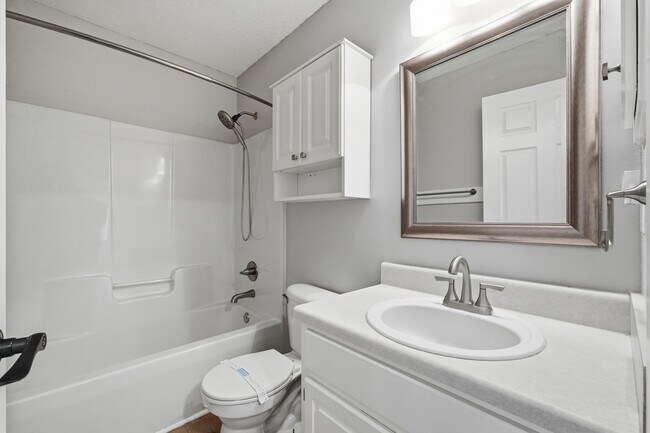 Building Photo - 4881 Traxx St