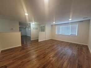 Building Photo - Charming 3 bedroom 2 bath.