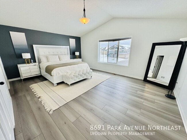 Building Photo - 8691 Park Ave NE