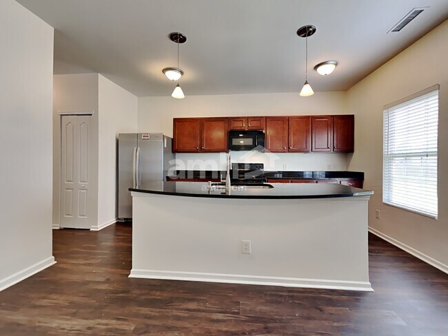 Building Photo - 308 Ranlo Ave