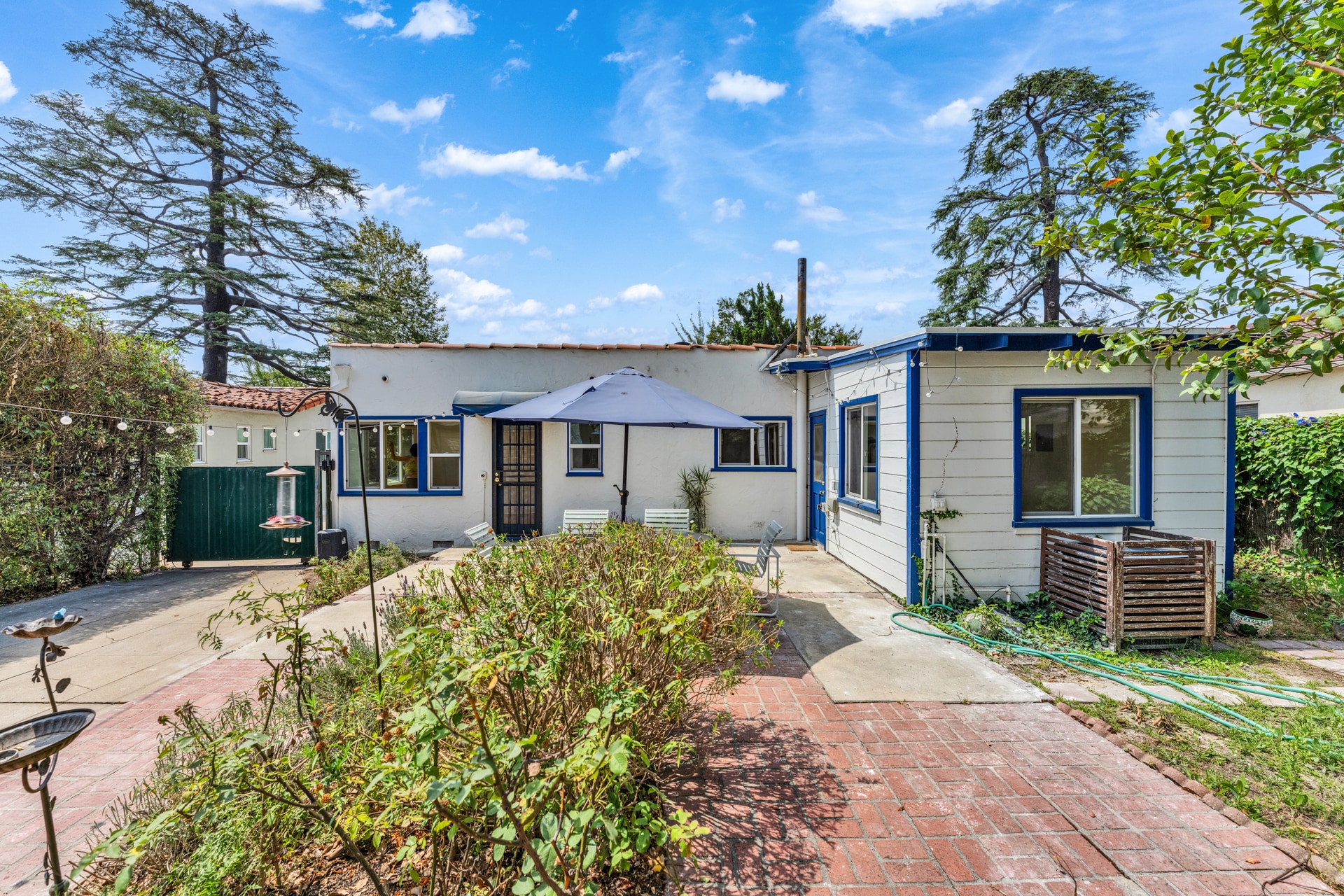 Building Photo - 1039 W Roses Rd