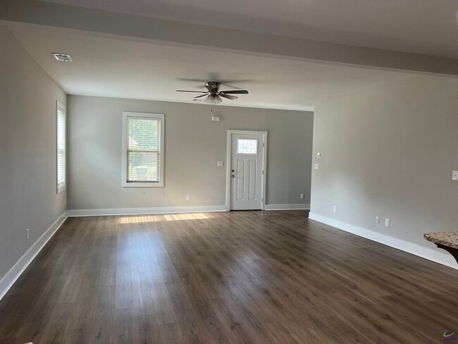 Building Photo - 122 Rolling Woods Cir