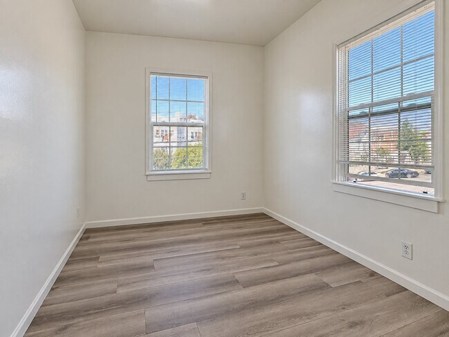 Building Photo - 1408 21st Ave