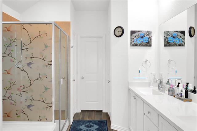 Building Photo - 10018 Farmland Dr