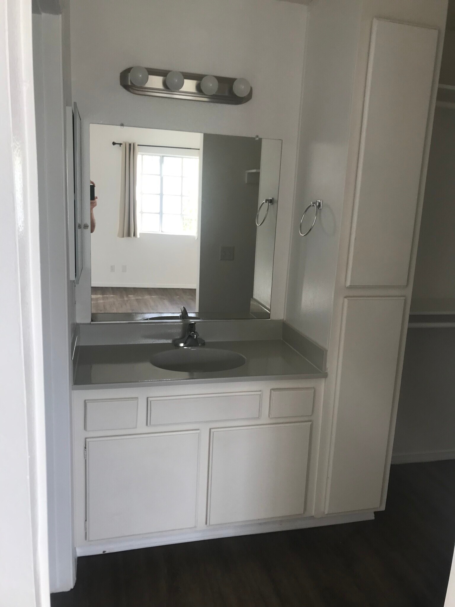 Building Photo - 11948 Hart St