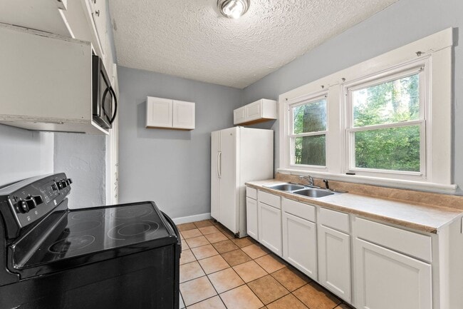 Building Photo - Charming 2 beds 2 Bath in Dayton!
