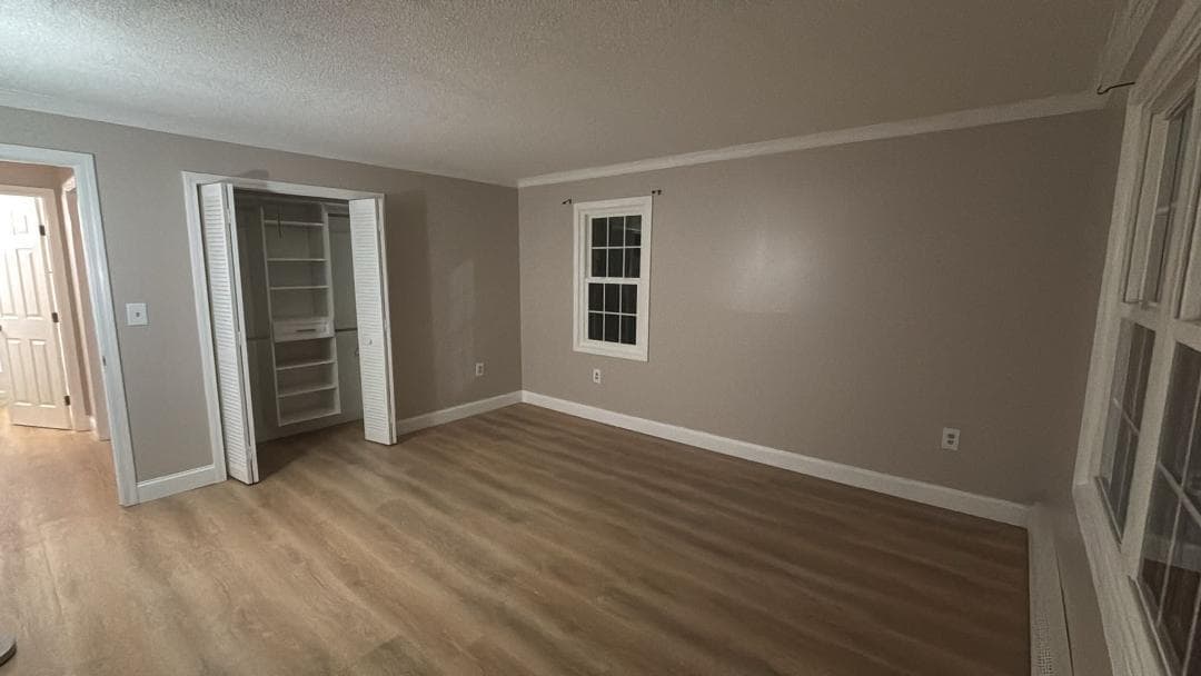 Building Photo - 24 Kenmar Dr