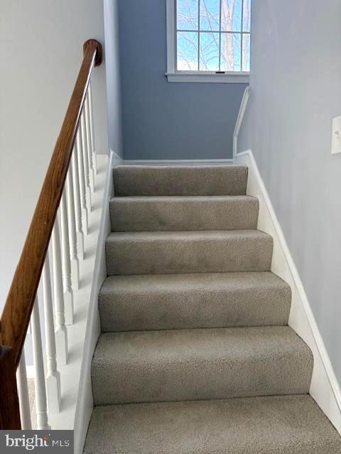 Building Photo - 510 Fairfax Ln