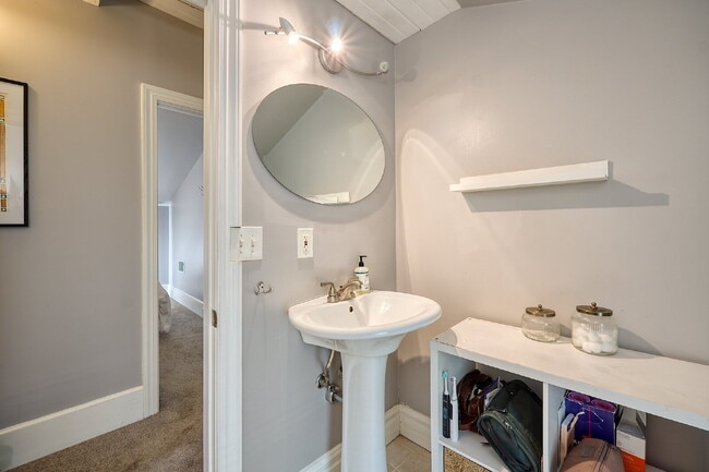 Building Photo - 4BR SW Minneapolis Rental w/EnSuite + Walk to Lake Harriet + April 1 Move-In + Pet Friendly