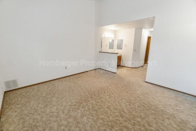Building Photo - 1603 E 33rd Ave