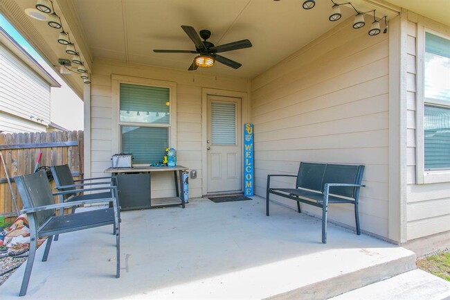 Building Photo - 117 Kinglet Dr