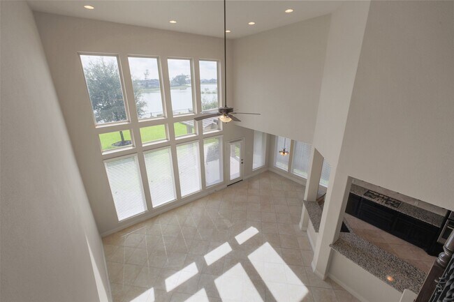 Building Photo - 2707 River Run Rd