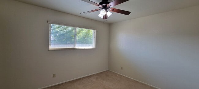 Building Photo - South Redding Cutie Near Westwood Village ...