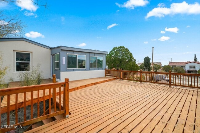 Building Photo - 2606 Justus St