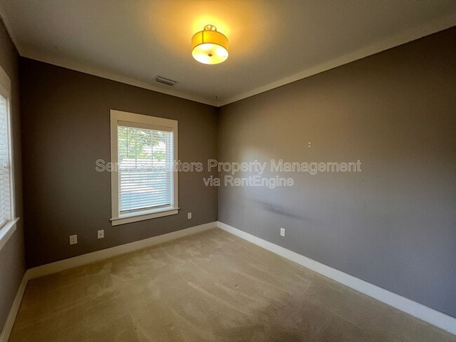 Building Photo - 1841 E Bobe St