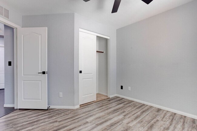 Building Photo - 7724 Vibrant Threads Ct