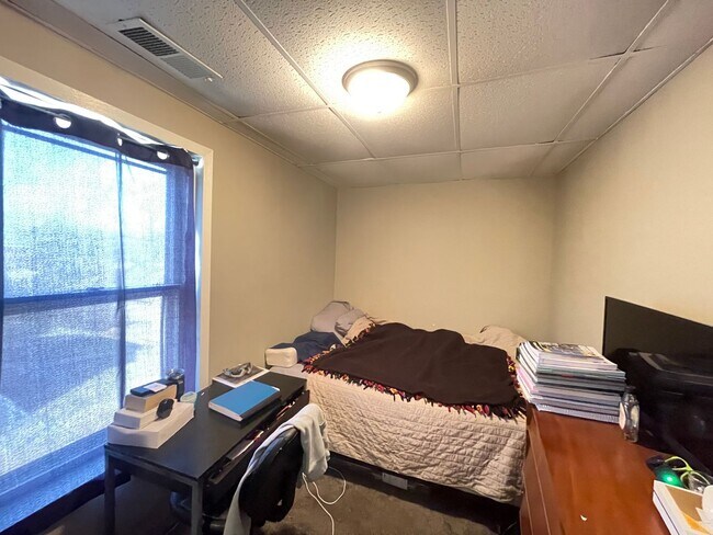 Building Photo - 509 N 53rd Ave W