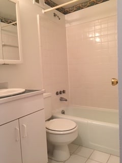 bathroom - 727 6th St SE