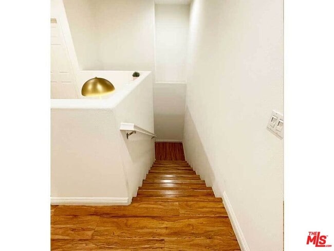 Building Photo - 10533 Maple Ln