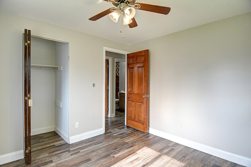 Building Photo - 7371 Cedar Knolls Dr