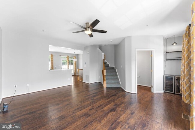 Building Photo - 4004 Meadow Trail Ln