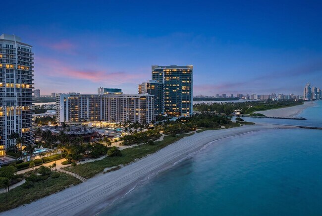 Building Photo - 10275 Collins Ave