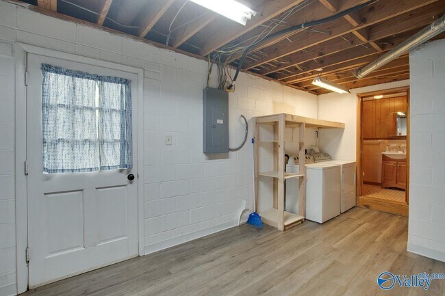 Building Photo - 3902 Mccalley Pl