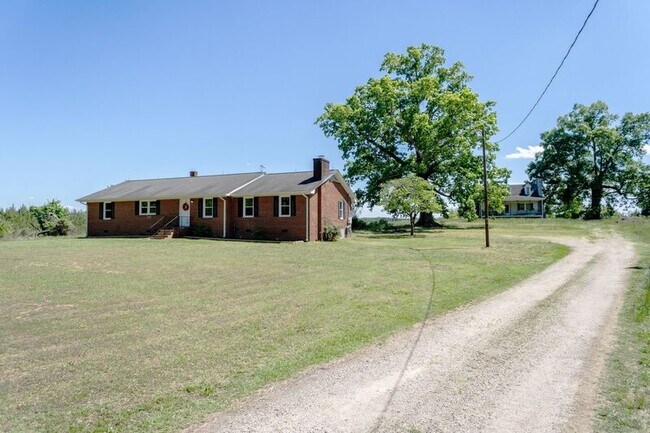 Building Photo - 641 Rocky Ford Rd