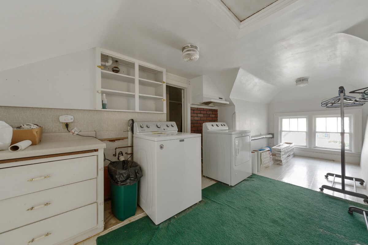 Utilityroom - 244 Phelps St