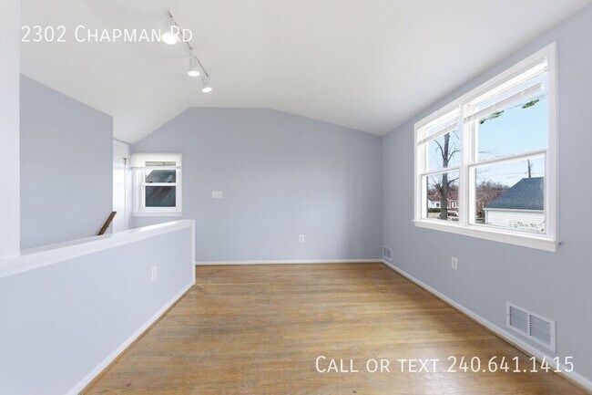 Building Photo - 2302 Chapman Rd