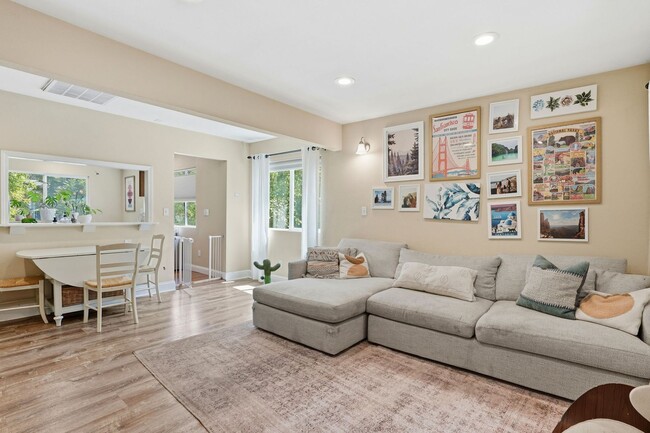 Building Photo - Beautiful Spacious 3-bedroom 2-Bath in Oakland!