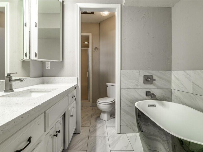 Building Photo - 3413 Choctaw Dr