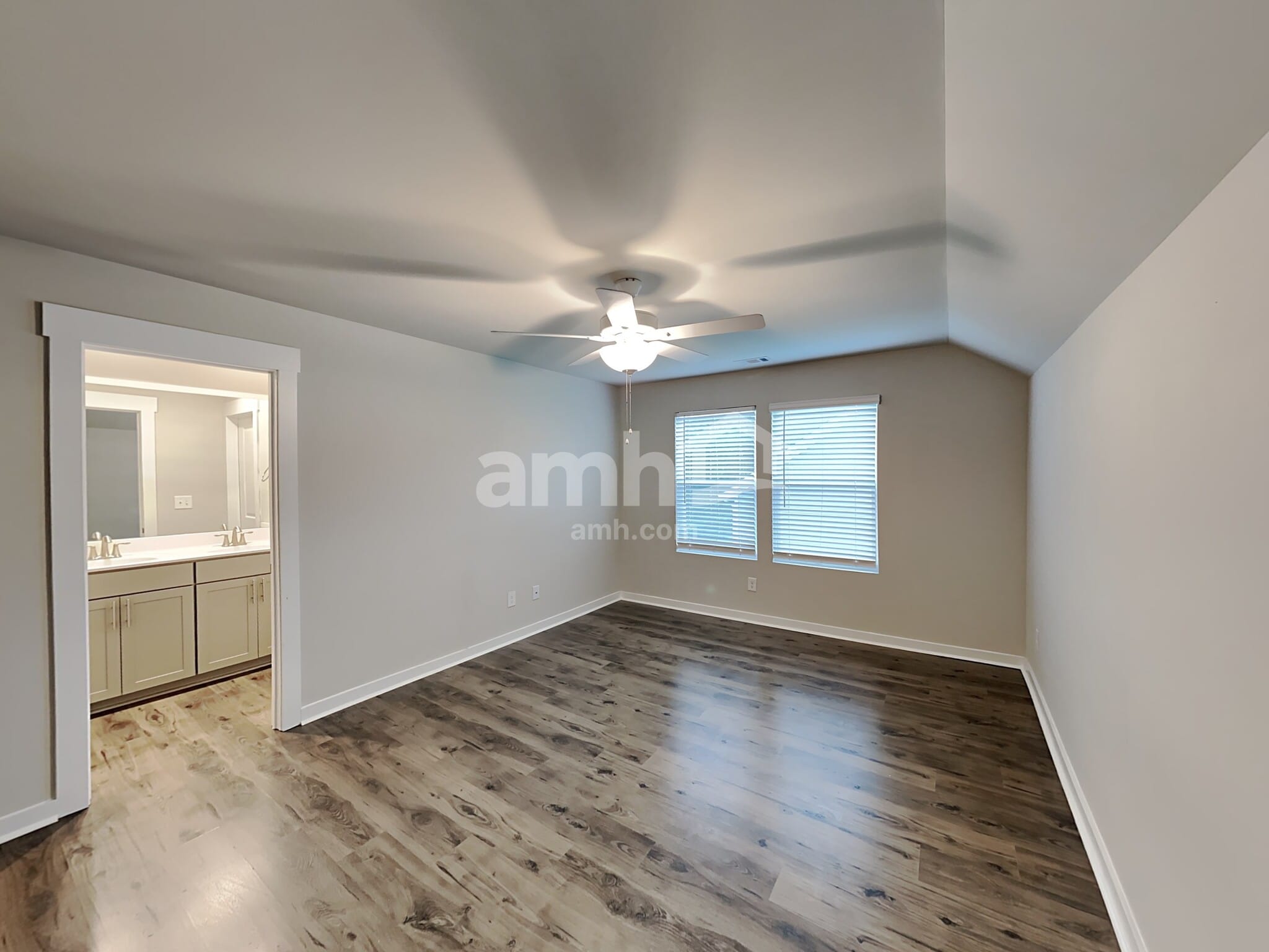 Building Photo - 468 Camp dr