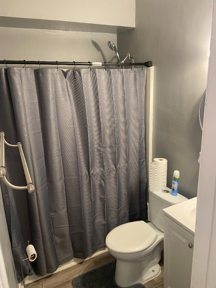 Building Photo - 2818 NW 9th Ct