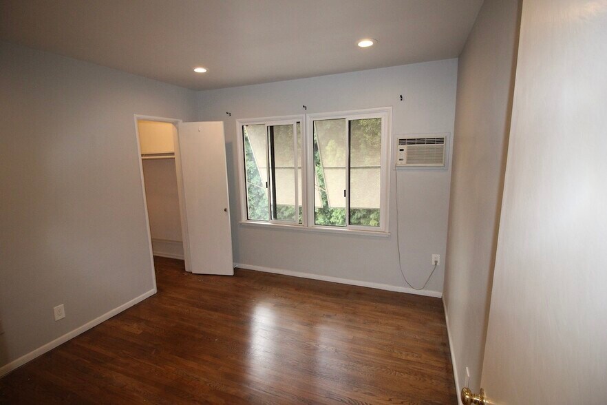 Building Photo - 5055 Laurel Canyon Blvd