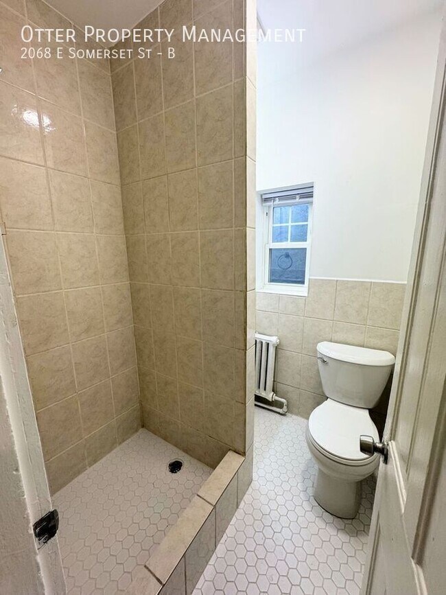 Building Photo - 2068 E Somerset St