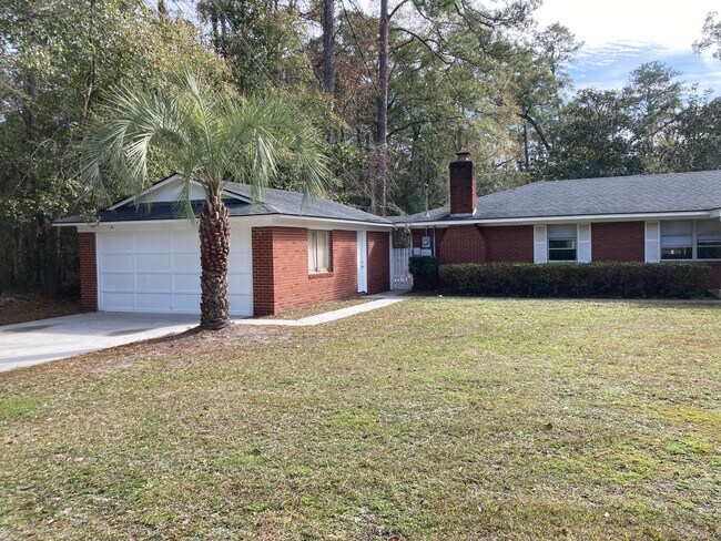 Building Photo - 10032 Ferguson Ave