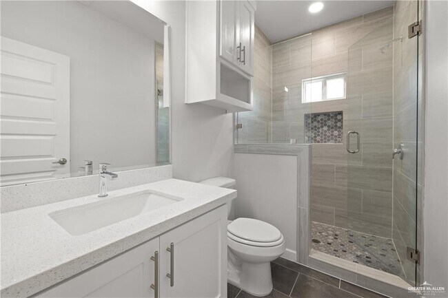 Building Photo - 1704 W Violet Dr