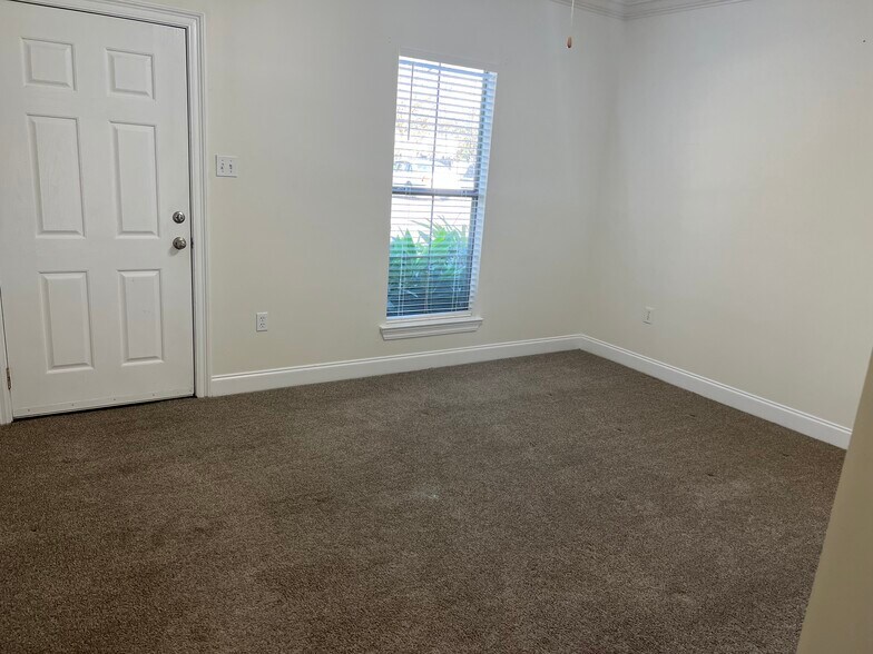 Master Bed - 38035 Post Office Rd