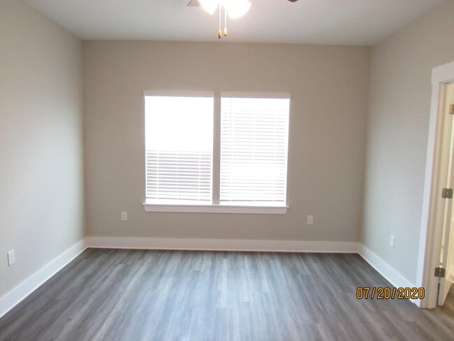 Building Photo - 271 N Sand Palm Rd