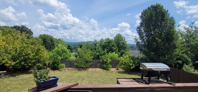 Building Photo - 2 Dansford Ln