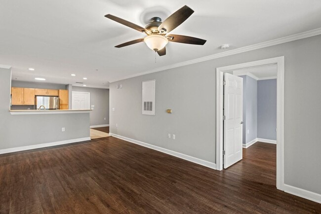 Building Photo - 2820 Bloomfield Ln