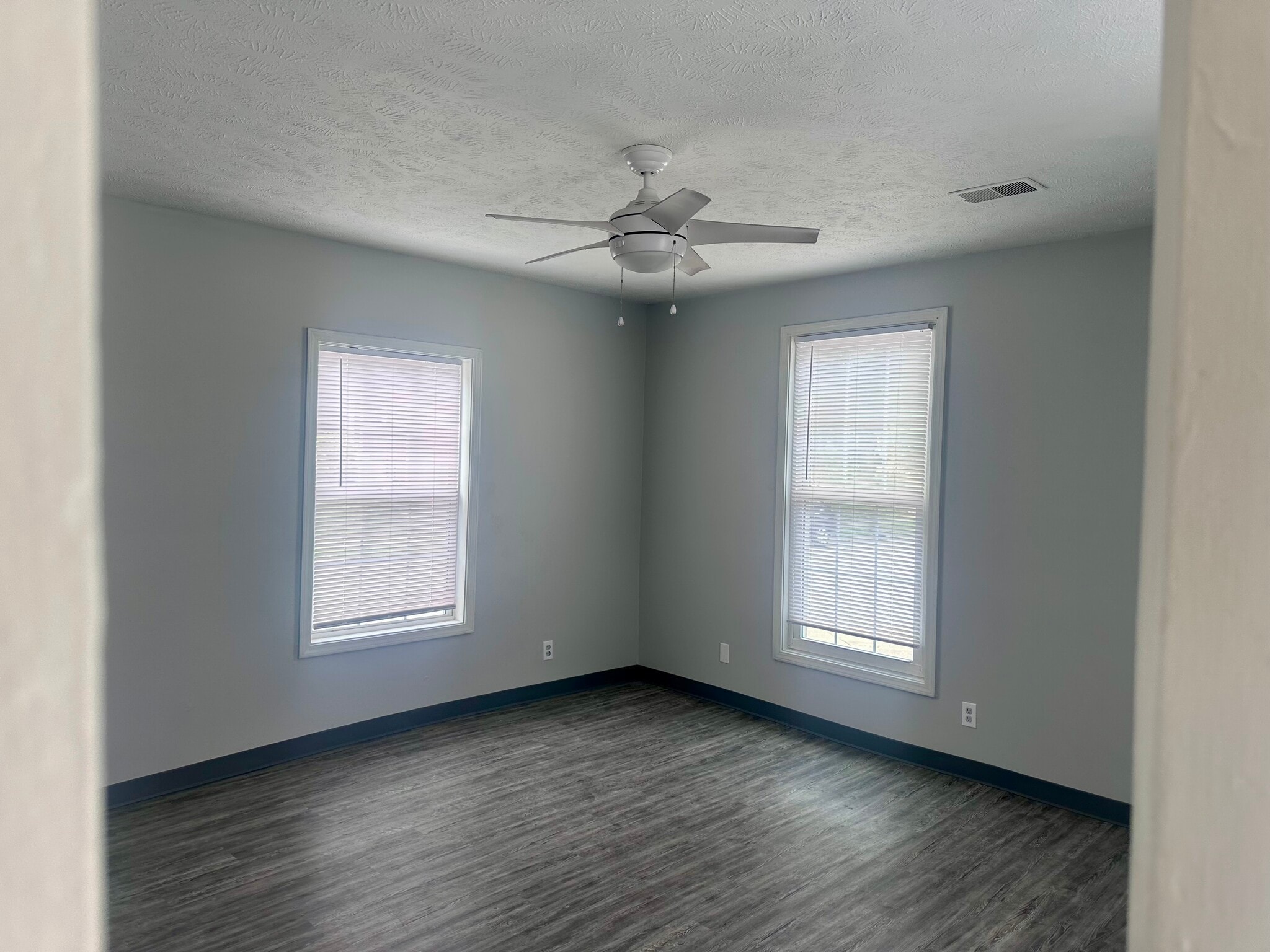 Building Photo - 930 Shelby Pkwy