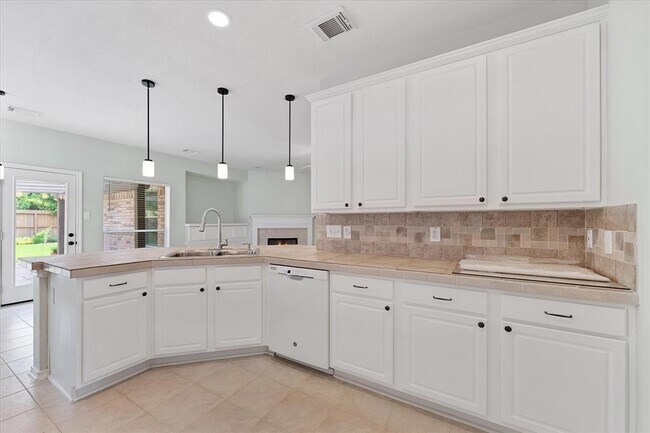 Building Photo - 27 N Merryweather Cir