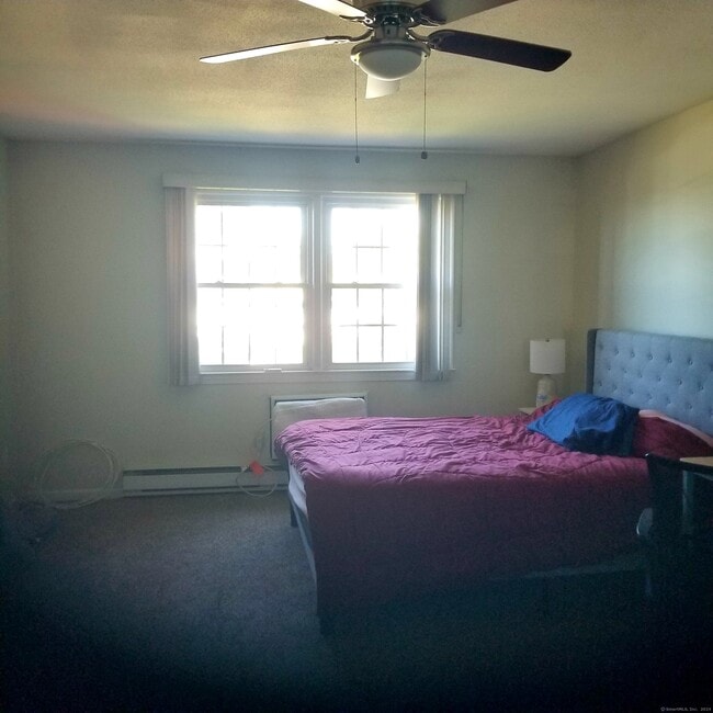 Building Photo - 185 Melba St