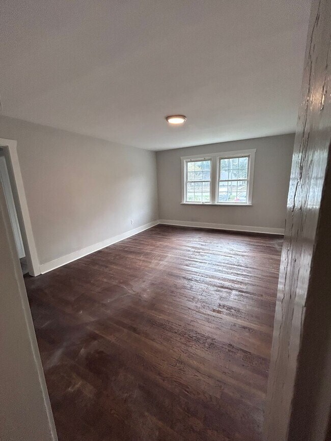 Building Photo - Available Now! | Fully Remodeled 2 Bed, 1 Bath
