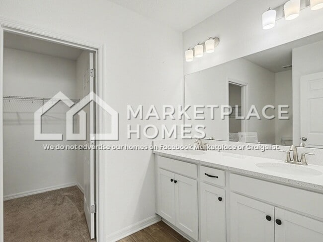 Building Photo - 5216 Senza Trl