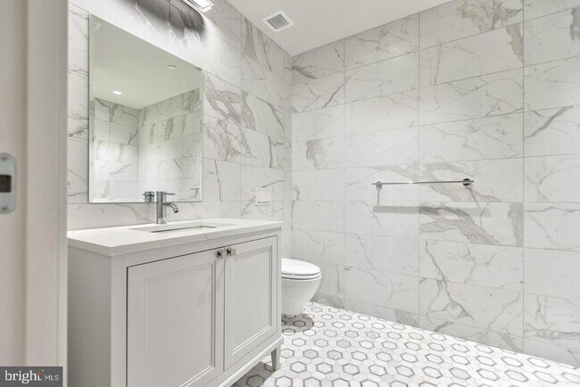 Building Photo - 130 18TH St